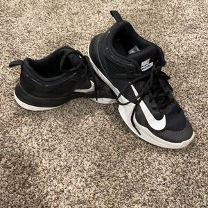 Nike volleyball court shoes